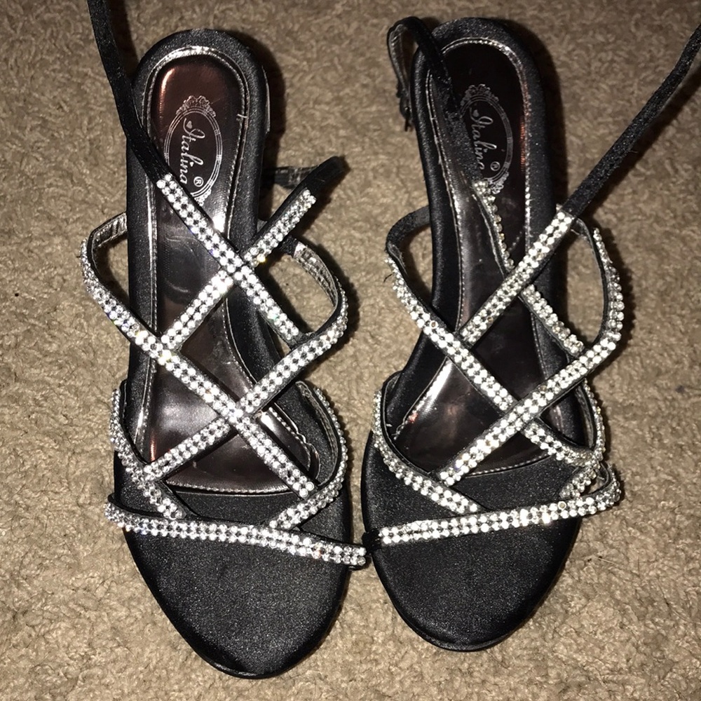 Italiana heels strap in back